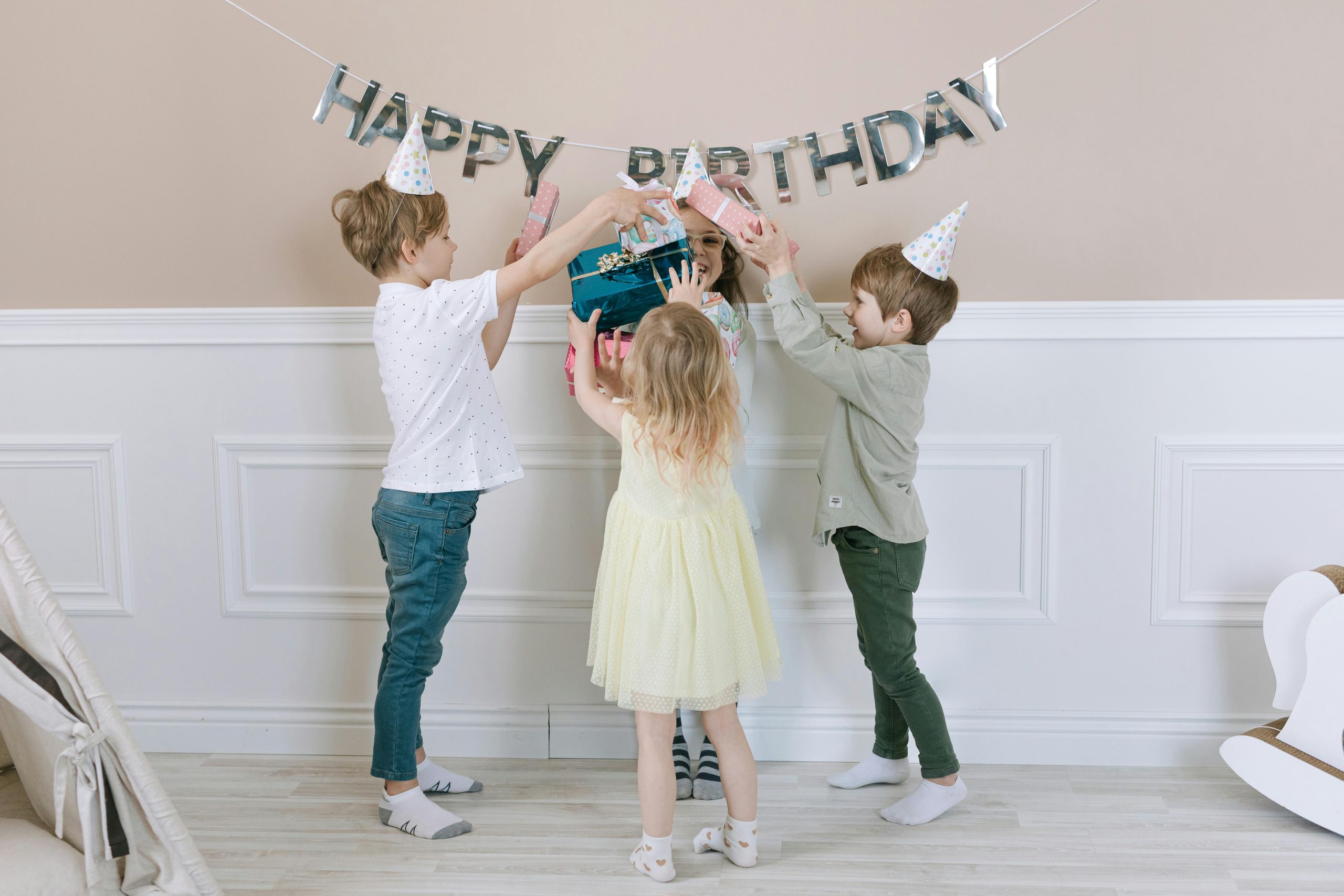 birthday gift hampers in Pakistan