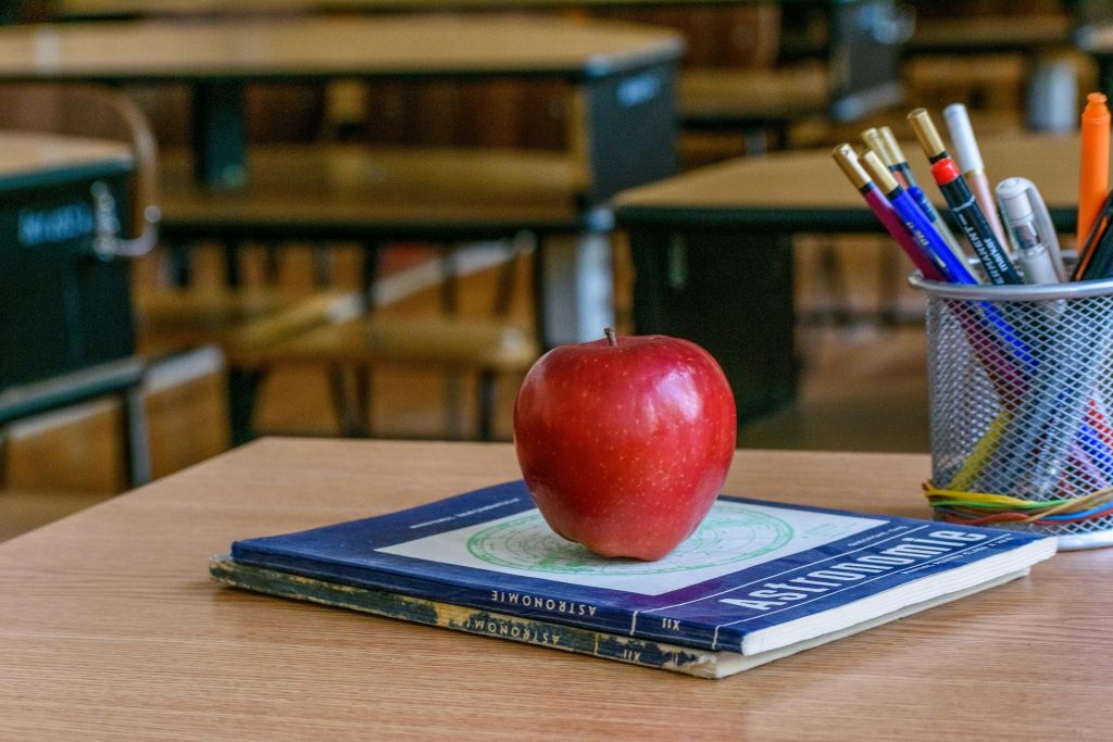 Best personalized gifts for teachers in Pakistan