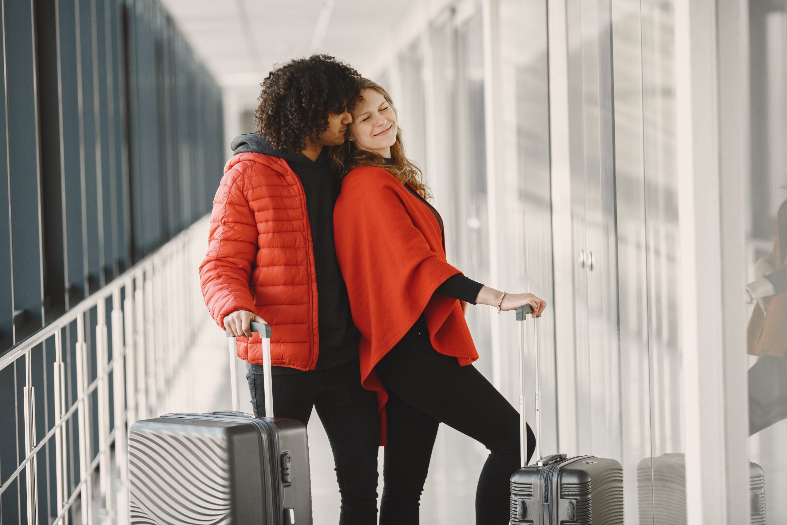 customized travel gifts for couples in Pakistan